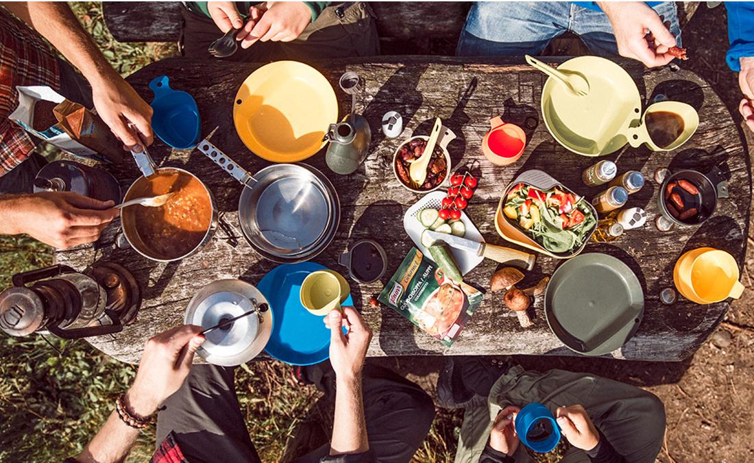 Какую посуду брать в поход. Посуда для отдыха на природе. Набор посуды " camping sets pot" al-500. Clh205 посуда для кемпинга. Пикниковый набор aquatic пн-01-4.