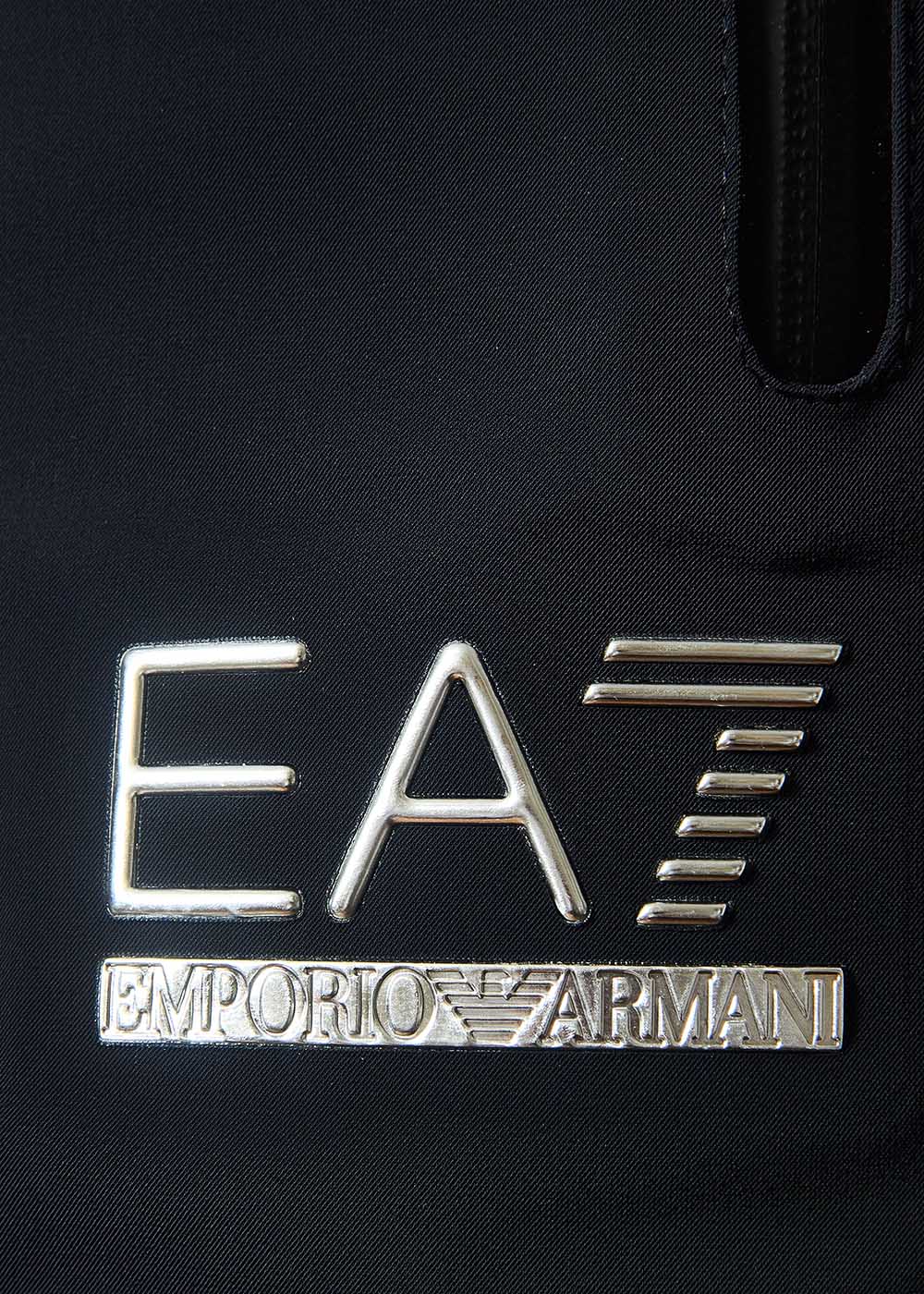 Знак Армани Фото На Одежде