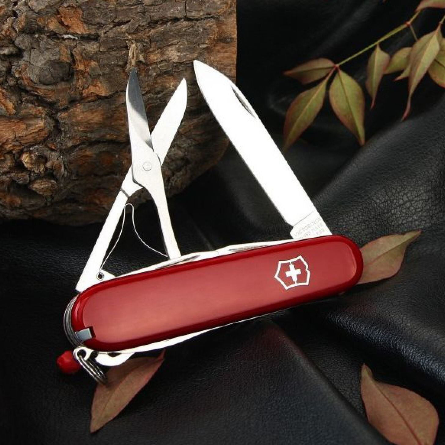 Нож Victorinox Huntsman 91 мм, 15 функций красный