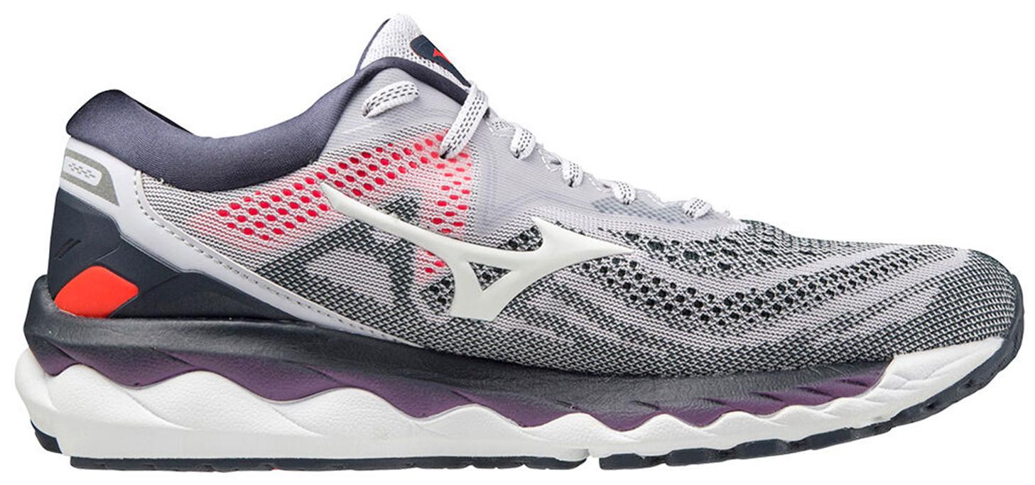 Беговые кроссовки Mizuno Wave Sky 4 (W) светло-серый/золотой/чернильный -  купить в КАНТе