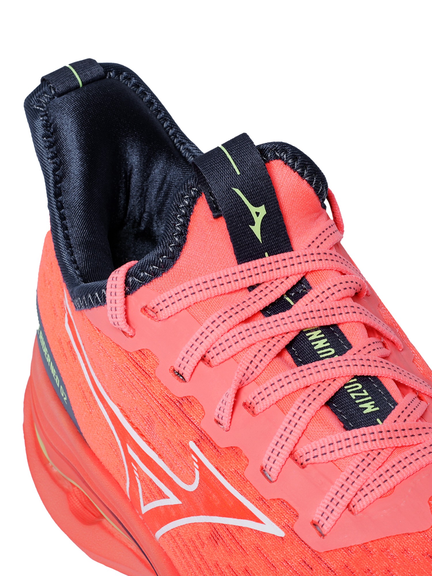 Nike o mizuno 2025