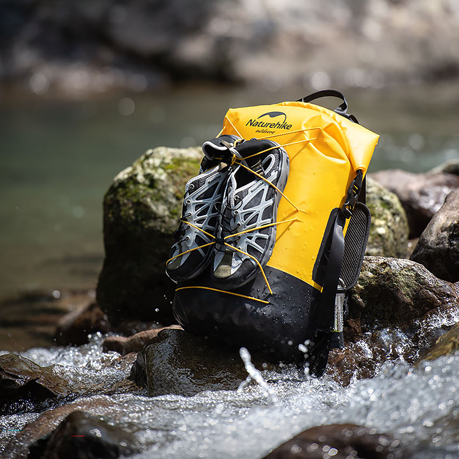 Рюкзак Naturehike TB03-shimmer-TPU wet and dry separation waterproof bag 20L without shoes Lemon Yellow
