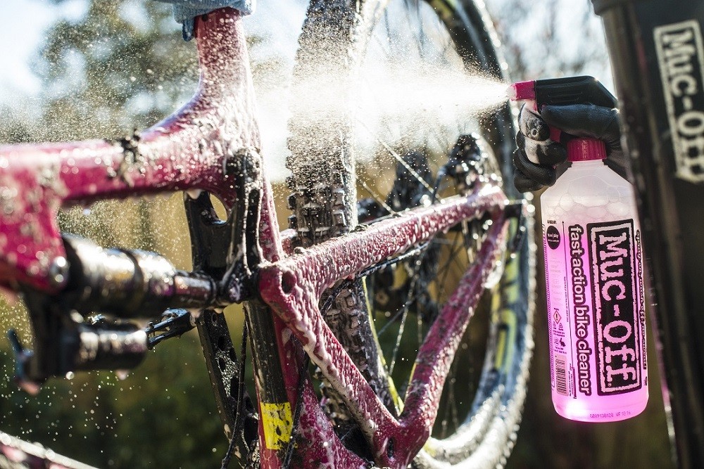 Мойка велосипеда. Оборудование для мытья велосипедов. Muc off Bicycle Cleaning. Мойка велосипеда поддон. Можно ли мыть велосипед