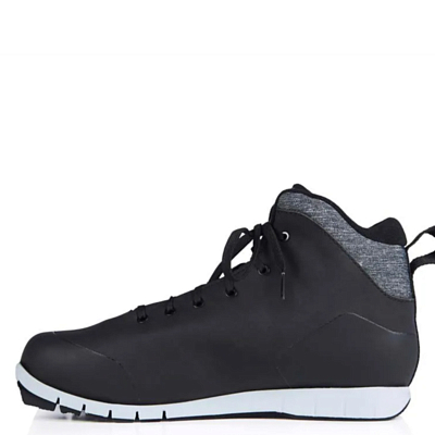 Лыжные ботинки FISCHER Urban Pure Black