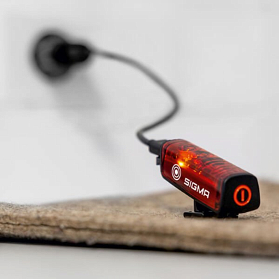 Фонарь задний Sigma Blaze With Brake Light Function
