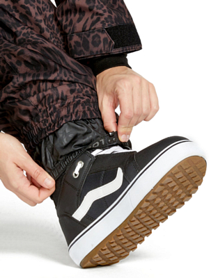 Комбинезон сноубордический Volcom Shiloh Leopard