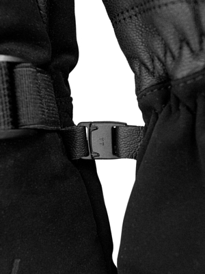 Варежки REUSCH Yeta Black/Shiny Silver