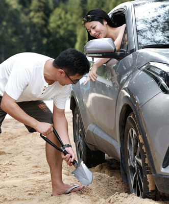 Лопата NexTool Mini Multi Functional Folding Shovel