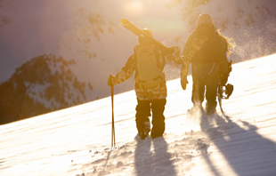 Разница в одежде для сноуборда и горных лыж